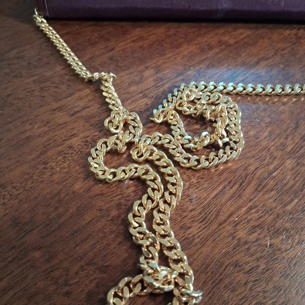 Dior Elegant Burgundy Designer Chain Bag - Picture 11 of 15